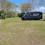Wohnmobilstellplatz Nordseeliebe Direkt Am Deich - אתר קמפינג *