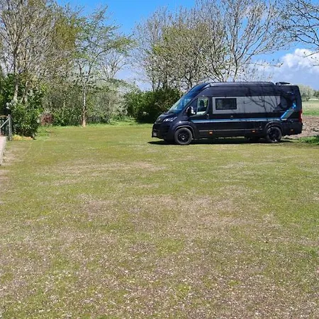 Wohnmobilstellplatz Nordseeliebe Direkt Am Deich - Campsite *