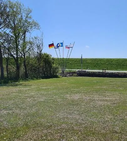 Kemp Wohnmobilstellplatz Nordseeliebe Direkt Am Deich - *